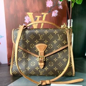 ❌SOLD ❌ Beautiful Louis Vuitton crossbody handbag